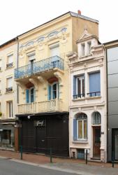 Immeuble art-nouveau, rue Alexandre Séon, Chazelles-sur-Lyon, Loire