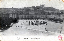Lyon. - Place Bellecour