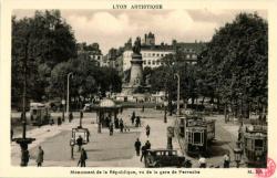 Lyon artistique. - Monument de la République, vu de la gare de Perrache