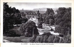 Lyon. - Place Carnot et la gare de Perrache