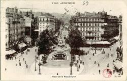 Lyon artistique. - Place de la République