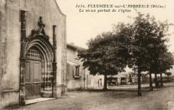 Fleurieux-sur-L'Arbresle (Rhône). - Le vieux portail de l'église