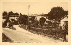 Charbonnières-les-Bains (Rhône). - Les Poisières et le monument aux Morts