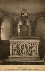 Avenas (Rhône). - Autel et Abside (XIIe siècle). - Tabernacle et statue (XVIIe siècle)