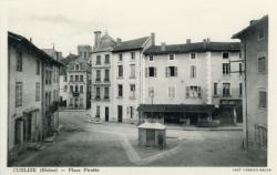 Cublize (Rhône). - Place Pirotte