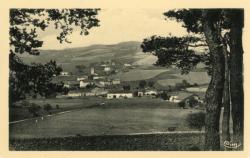 Duerne (Rhône). - Alt. 824 m. Vue sur le village