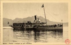 Bateau "France" rentrant au port d'Annecy
