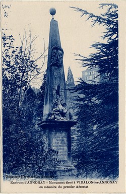 Environs d'Annonay (Ardèche). - Monument élevé à Vidalon-les-Annonay en mémoire du premier Aérostat