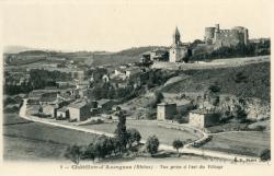 Châtillon-d'Azergues (Rhône). - Vue prise de l'est du village