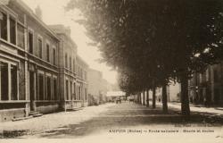 Ampuis (Rhône). - Route nationale. - Mairie et écoles