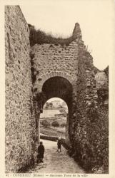 Condrieu (Rhône). - Ancienne porte de la ville