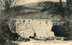 Brignais (Rhône). - En Barret, cascade de la Levée
