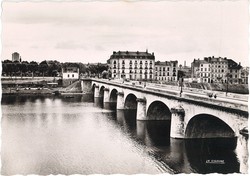 Roanne (Loire). - Le Pont sur la Loire