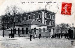 Lyon. - Caserne de la Part-Dieu