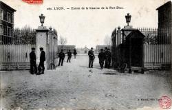 Lyon. - Entrée de la caserne de la Part-Dieu