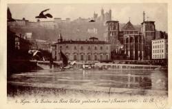 Lyon. - La Saône au Pont Tilsitt pendant la crue (janvier 1910)