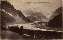 Chamonix-Mont-Blanc (Hte-Savoie). - La Mer de Glace vue de la Terrasse de la Gare du Montenvers