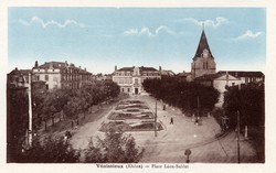 Vénissieux (Rhône). - Place Léon-Sublet