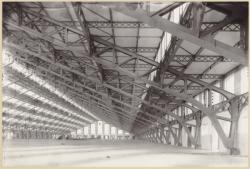 [Grand hall du marché aux bestiaux de la Mouche, à Gerland : vue intérieure]