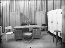 [Palais de la foire de Lyon : stand des établissement J.B.F. (meubles métalliques)]