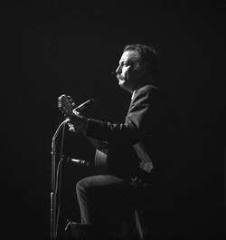 Georges Brassens au Palais d'Hiver