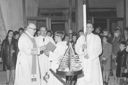 Liturgie, la Pâques en l'église de Ménival