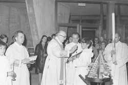Liturgie, la Pâques en l'église de Ménival