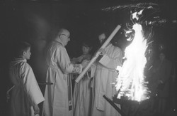 Liturgie, la Pâques en l'église de Ménival