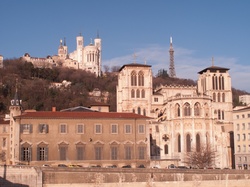 La cathédrale Saint-Jean et Fourvière vues depuis le quai des Célestins