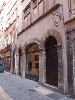 Boutique et enseigne, rue Juiverie