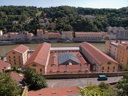 Les Subsistances militaires vues depuis le cours Général Giraud