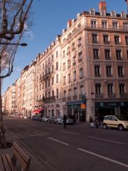 Quai de la Pêcherie : alignement des immeubles