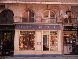 Boutique "A la clinique des poupées", rue Chavanne