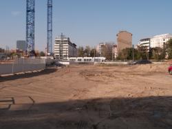 Chantier de prolongement de la rue Mouton-Duvernet et de la T4, vu depuis l'avenue Félix-Faure vers le carrefour des rues Paul-Bert et de la Villette