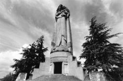 [Vierge monumentale du Mas-Rillier à Miribel (Ain)]