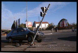 Le poteau accidenté