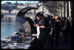 [Les bouquinistes du quai de la Pêcherie]