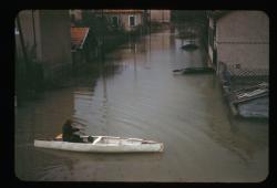 Rhône inondation : le bain noir
