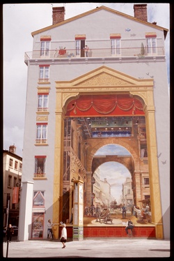 [Le Théâtre des Charpennes, mur peint cours André-Philip]