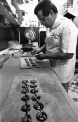 [Chocolatier Pierre Ginet]