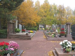 [Parc-cimetière du Grand-Lyon à Bron : les tombes]