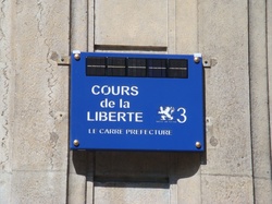 Plaque solaire, cours de la liberté