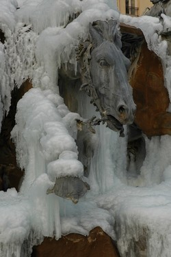 La fontaine Bartholdi gelée