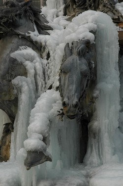 La fontaine Bartholdi gelée