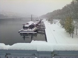 Les quais du Rhône sous la neige