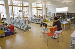 [Espace enfant de la bibliothèque du Bachut dans le 8e arrondissement]