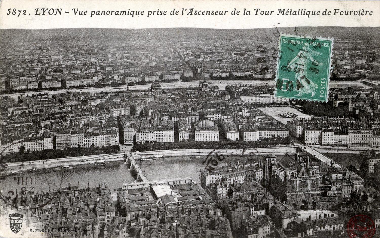 Lyon. - Vue panoramique prise de l'ascenseur de la Tour Métallique de Fourvière