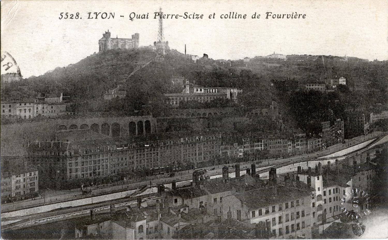 Lyon. - Quai Pierre Scize et colline de Fourvière