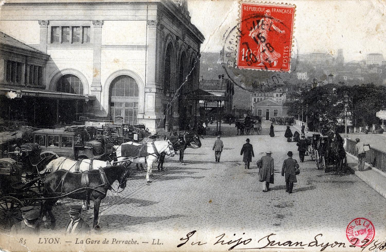 Lyon. - La Gare de Perrache