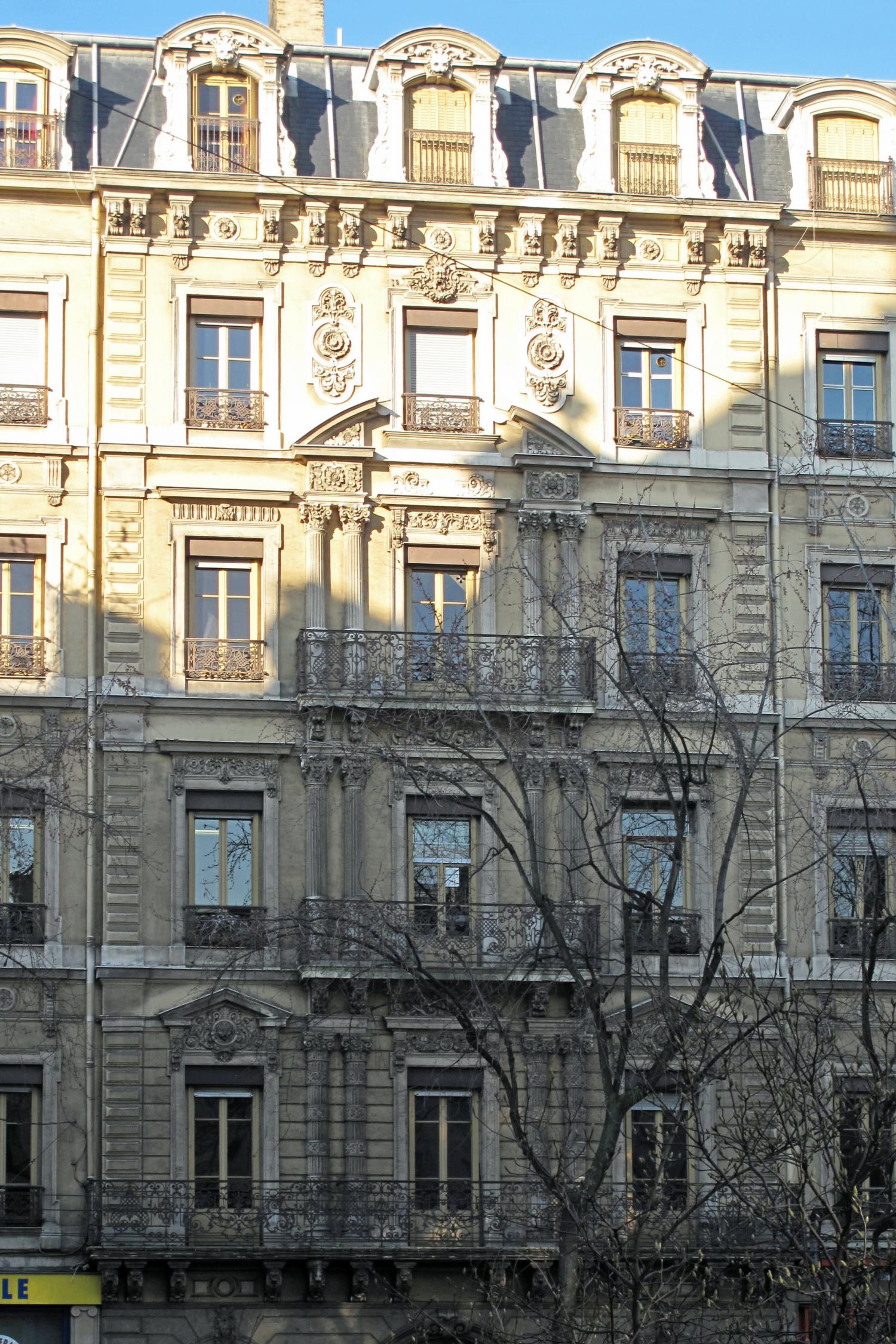 [16, rue de la République]